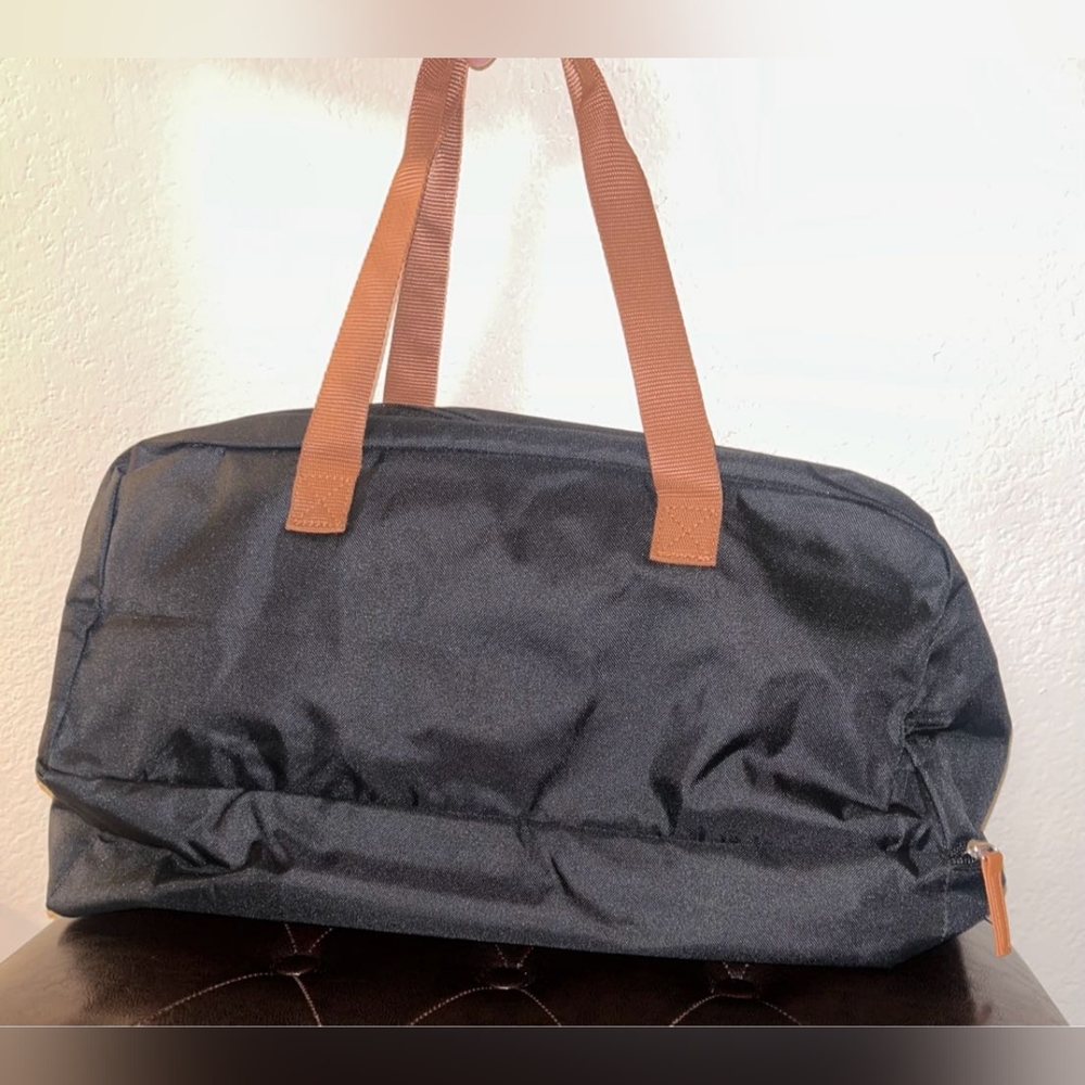 Black and tan travel bag - Picture 4 of 12
